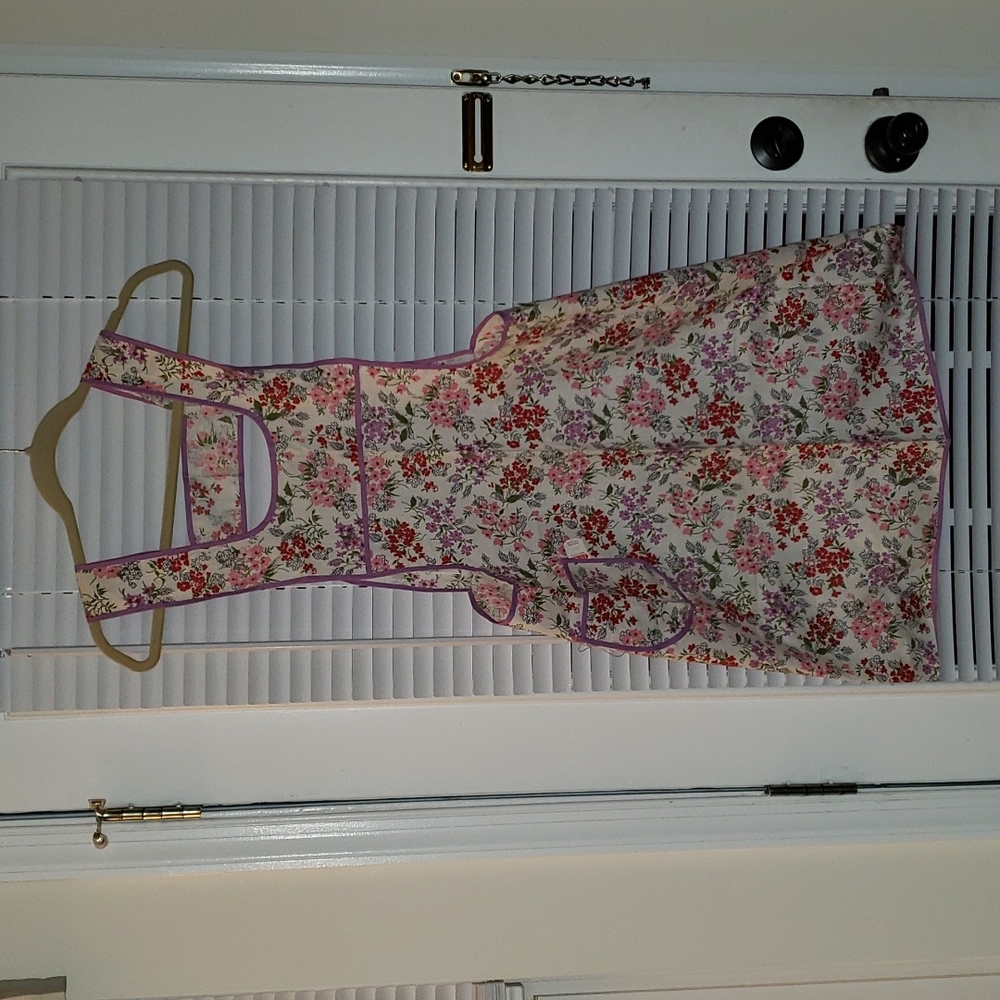 NWT Vintage Smock Apron w/ Pocket | Purple Trimmed Floral Print